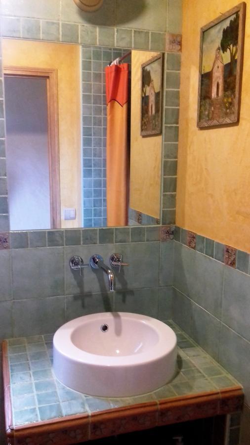 Les Mimosas Bed & Breakfast